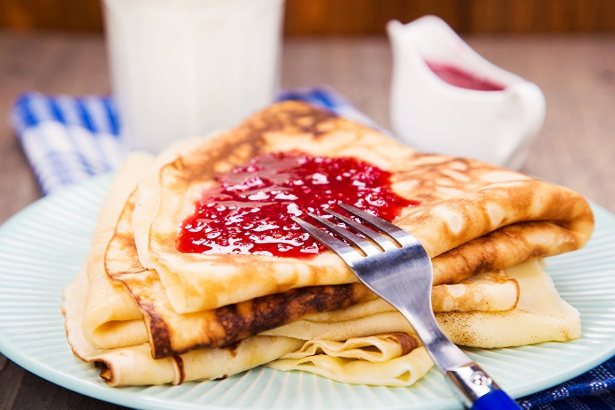 Блинчики с маскарпоне и ягодами