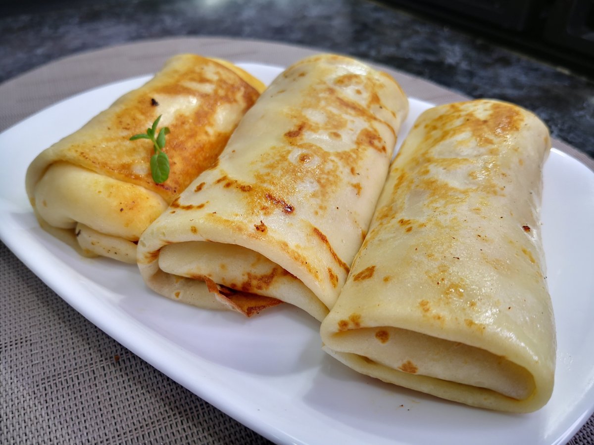 Блинчики с творогом и сметаной