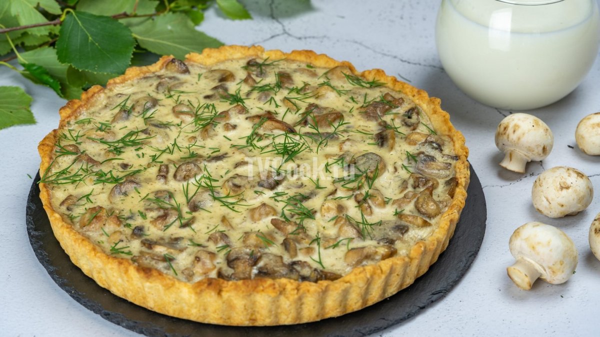 Лоранский пирог с курицей и грибами