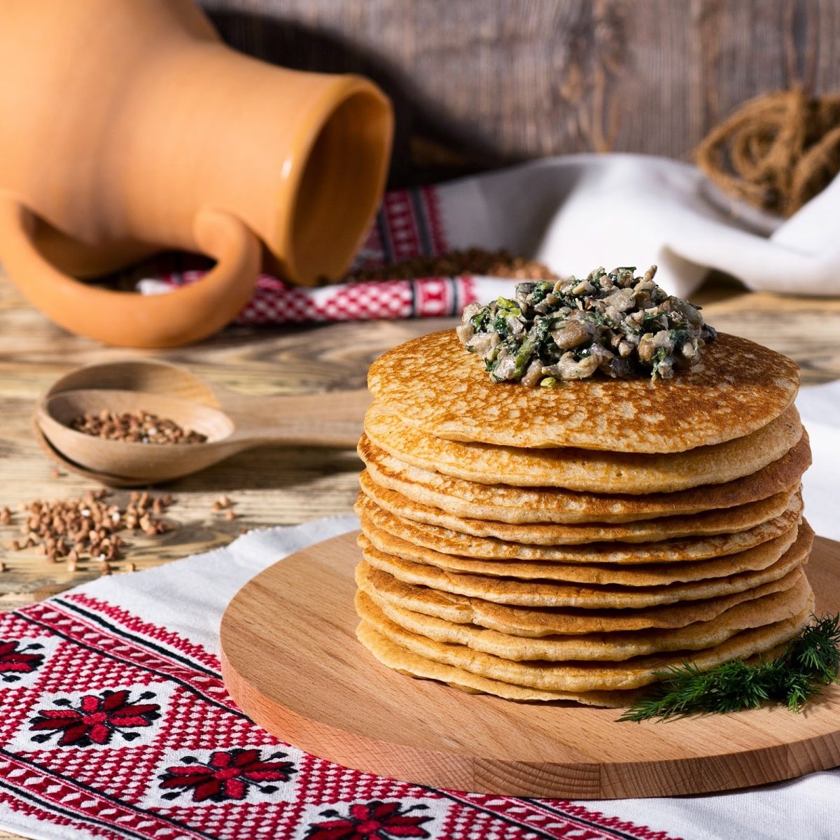 Блины с яблоком и корицей