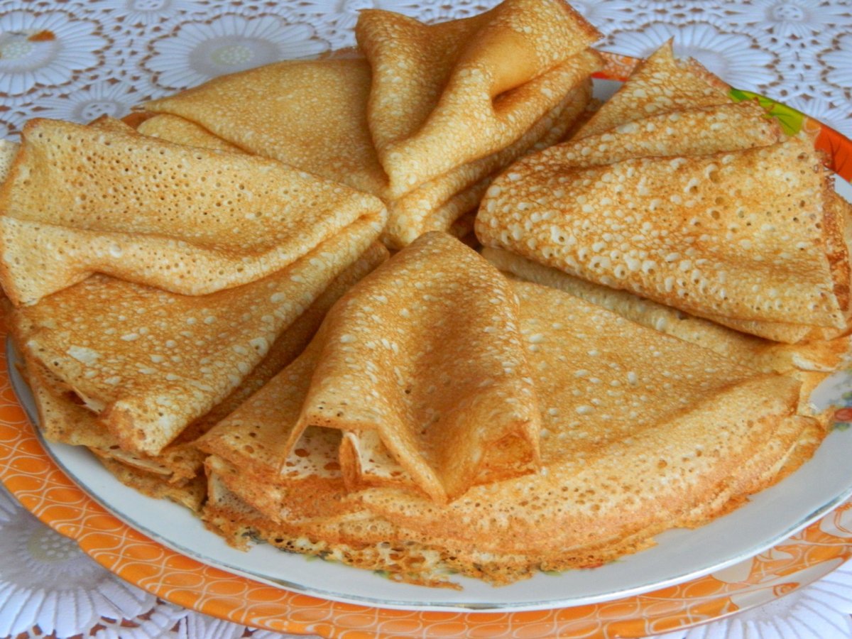 Блины на кефире с кипятком с дырочками