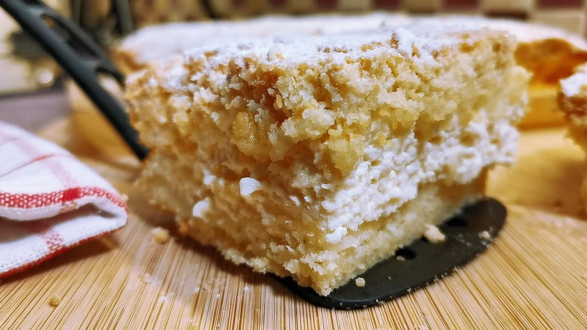 Шарлотка с творогом и яблоками в духовке