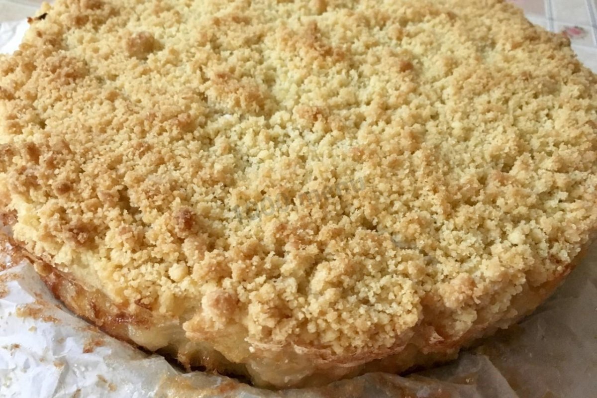 Песочный пирог с творогом и ягодами