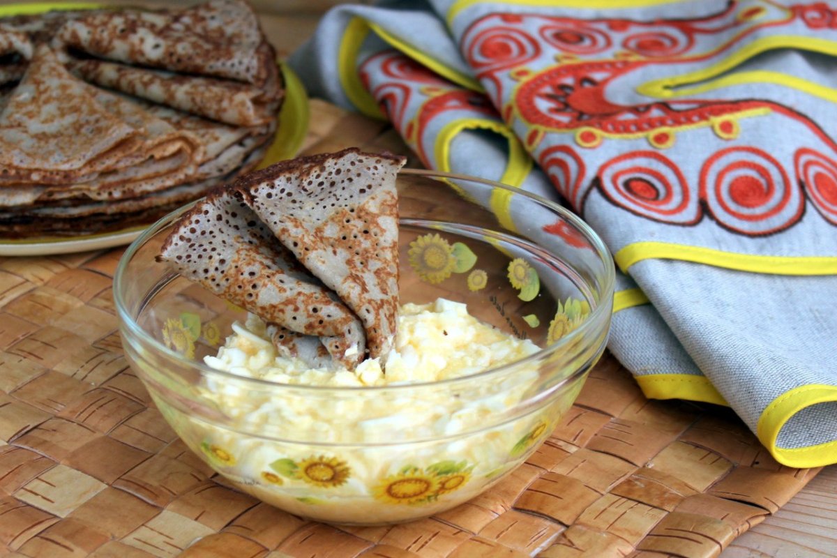 Блины с грибами и сыром