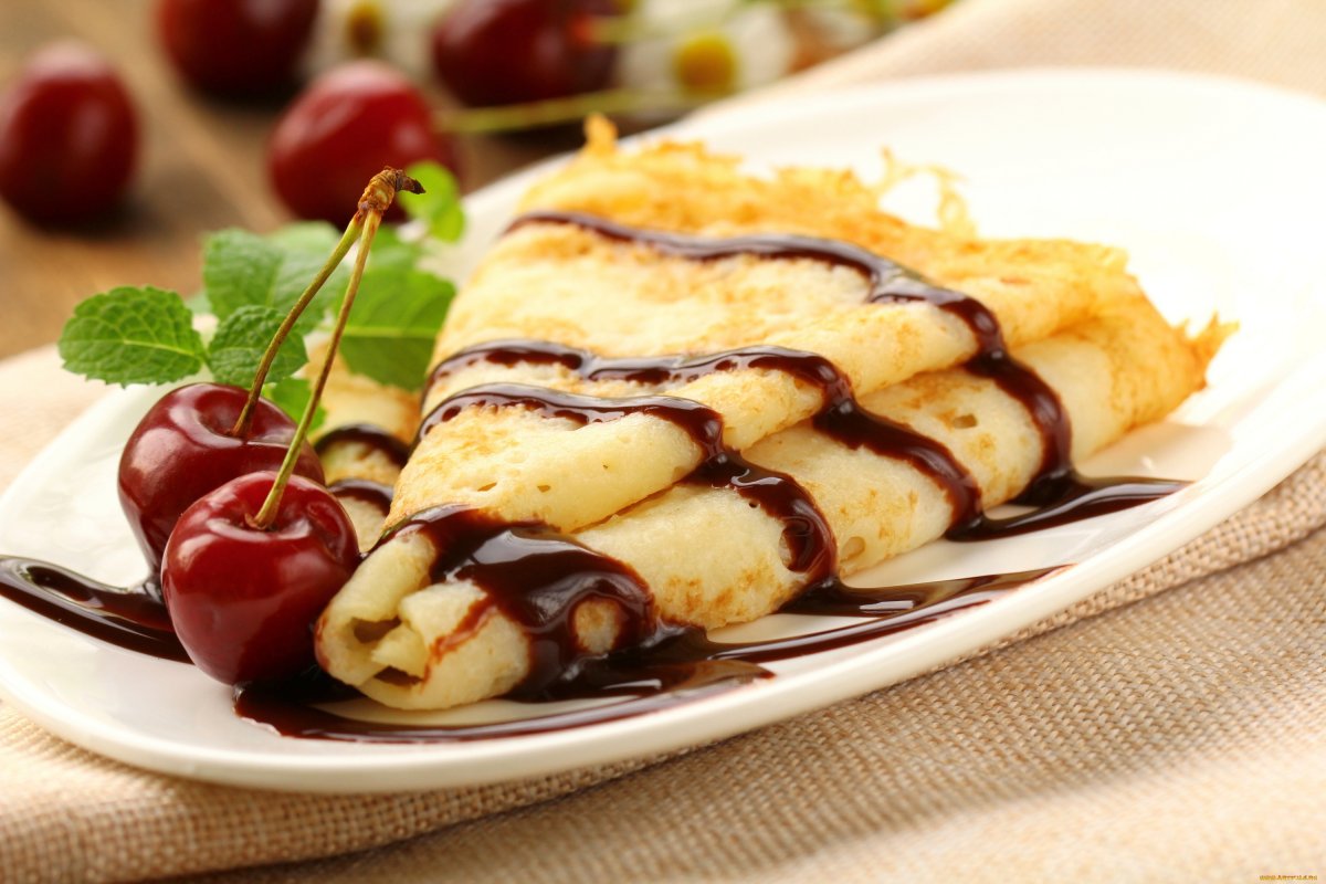 Блинчики с соусом