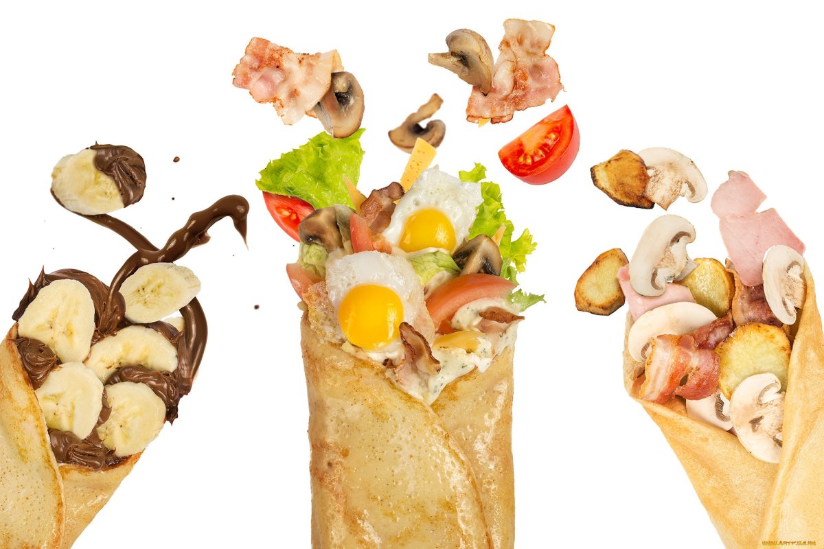 Блины с мясом на темном фоне