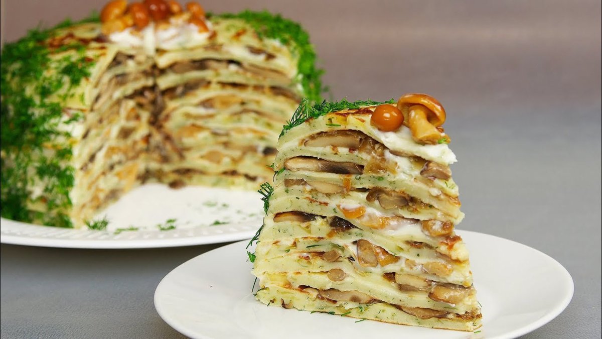 Пирог из слоёного теста с фаршем