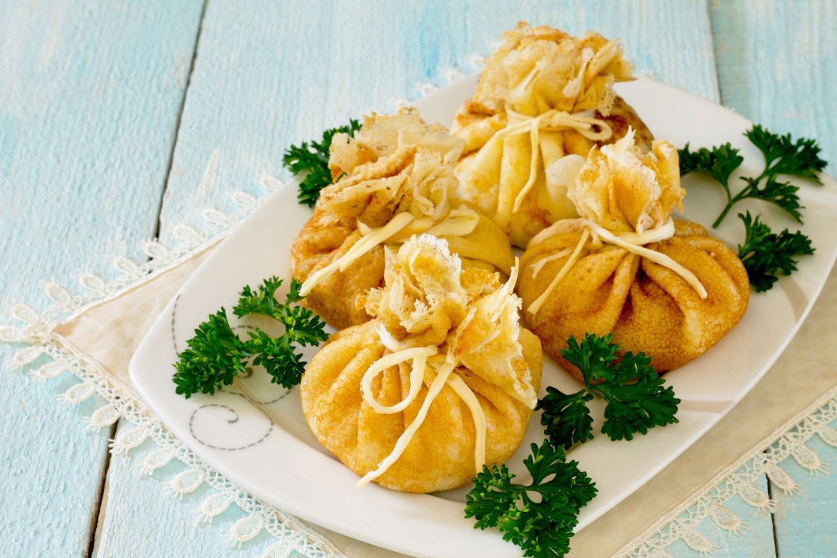 Блинные мешочки с начинкой