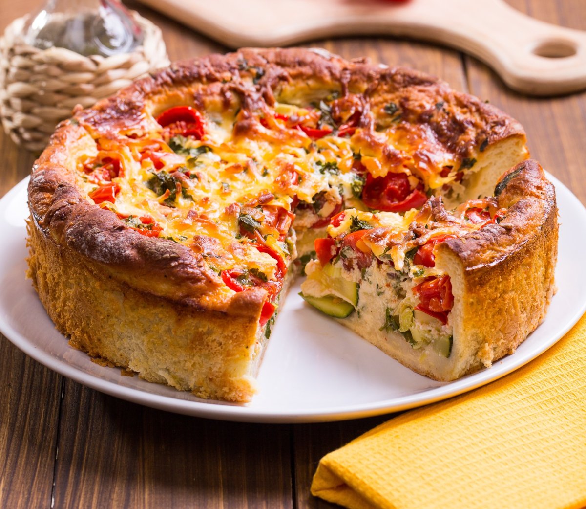 Пирог с грибами и сыром