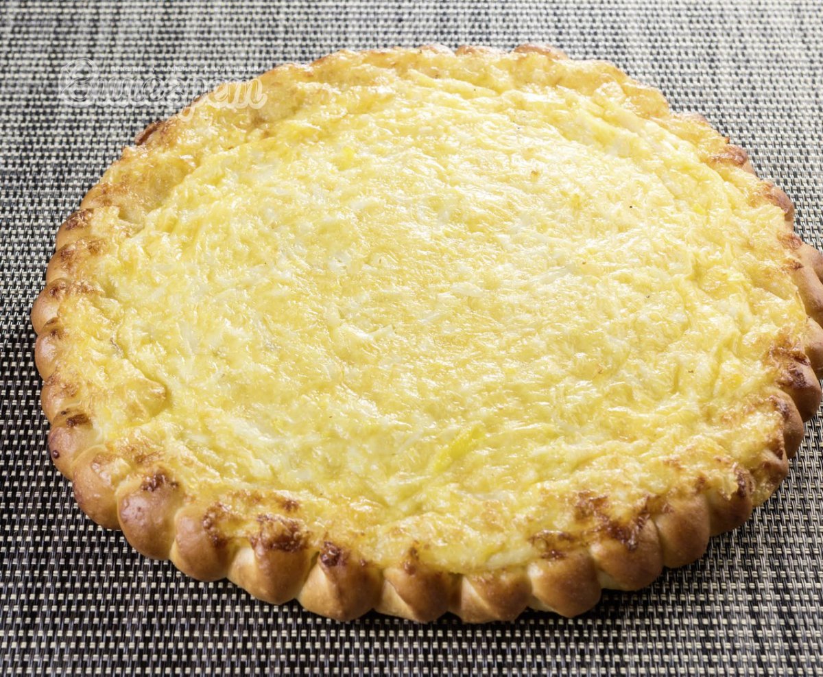 Пирог с яйцом и сыром