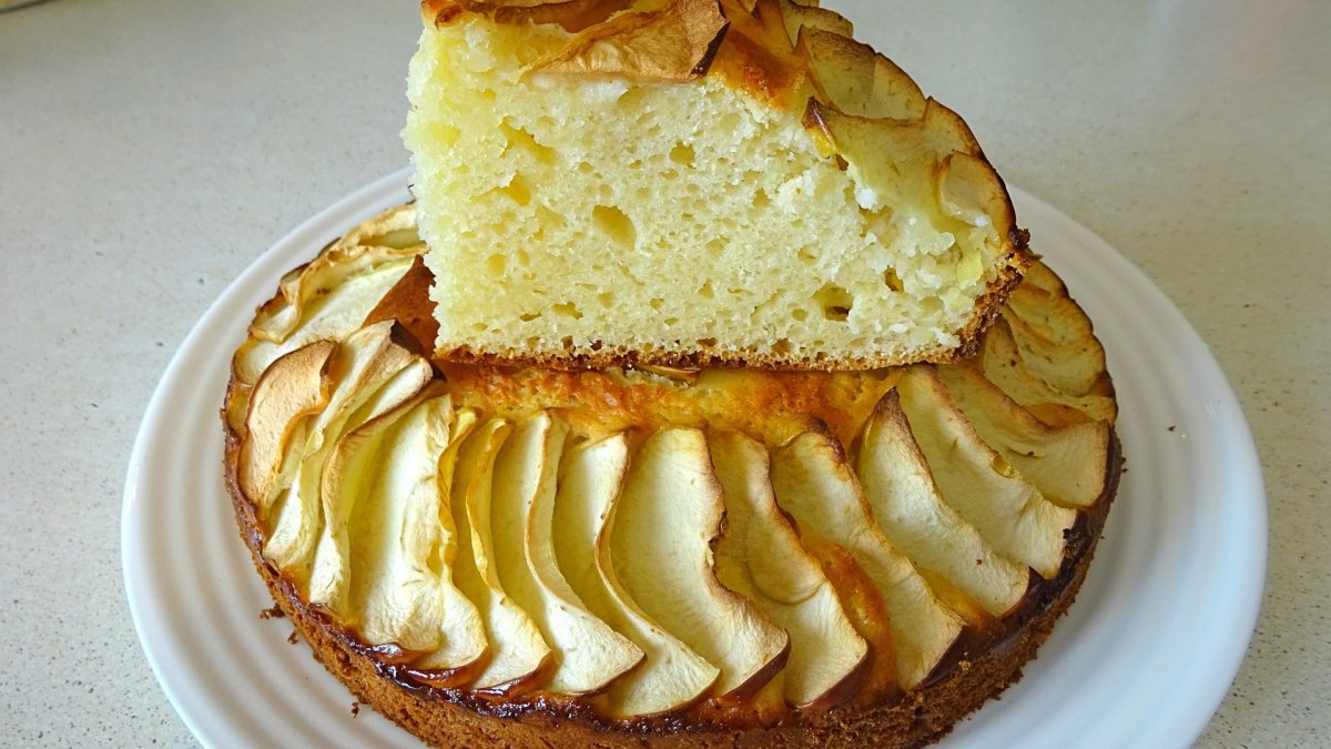 Пирог с творогом и персиками