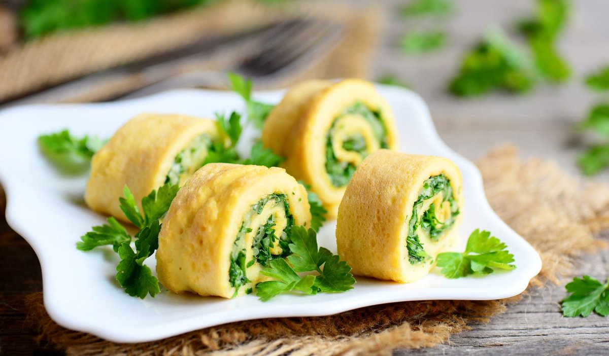 Курица фаршированная блинами