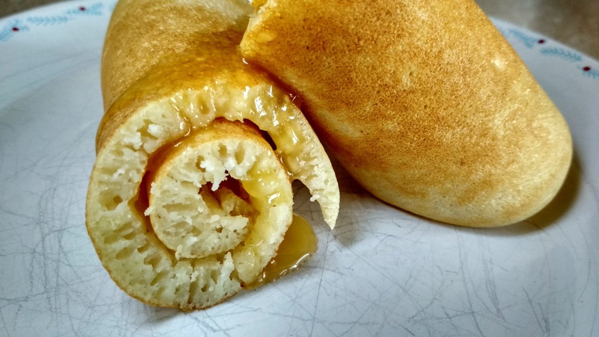 Блины с дырочками с минералкой.