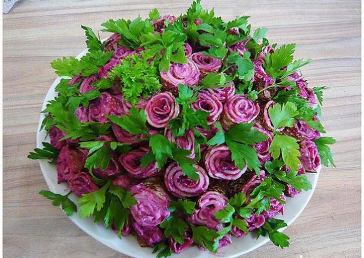Розочки из блинчиков