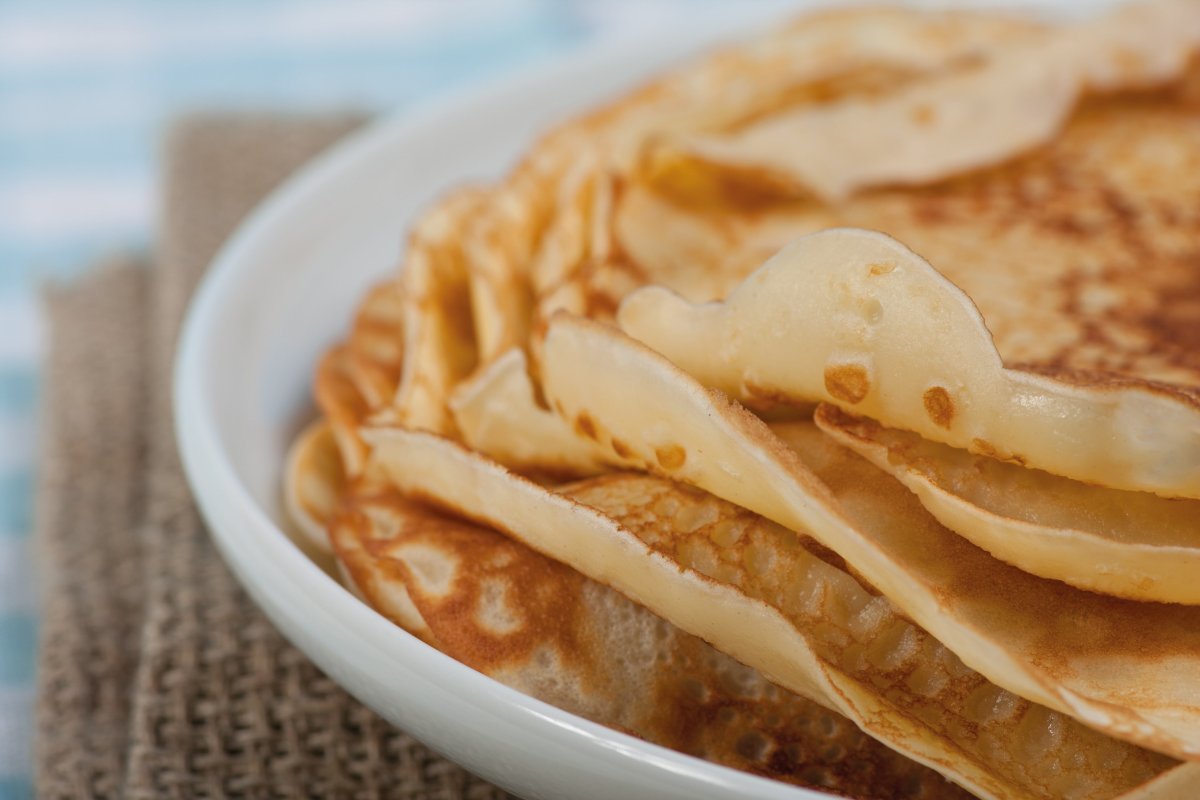 Блины с клубникой