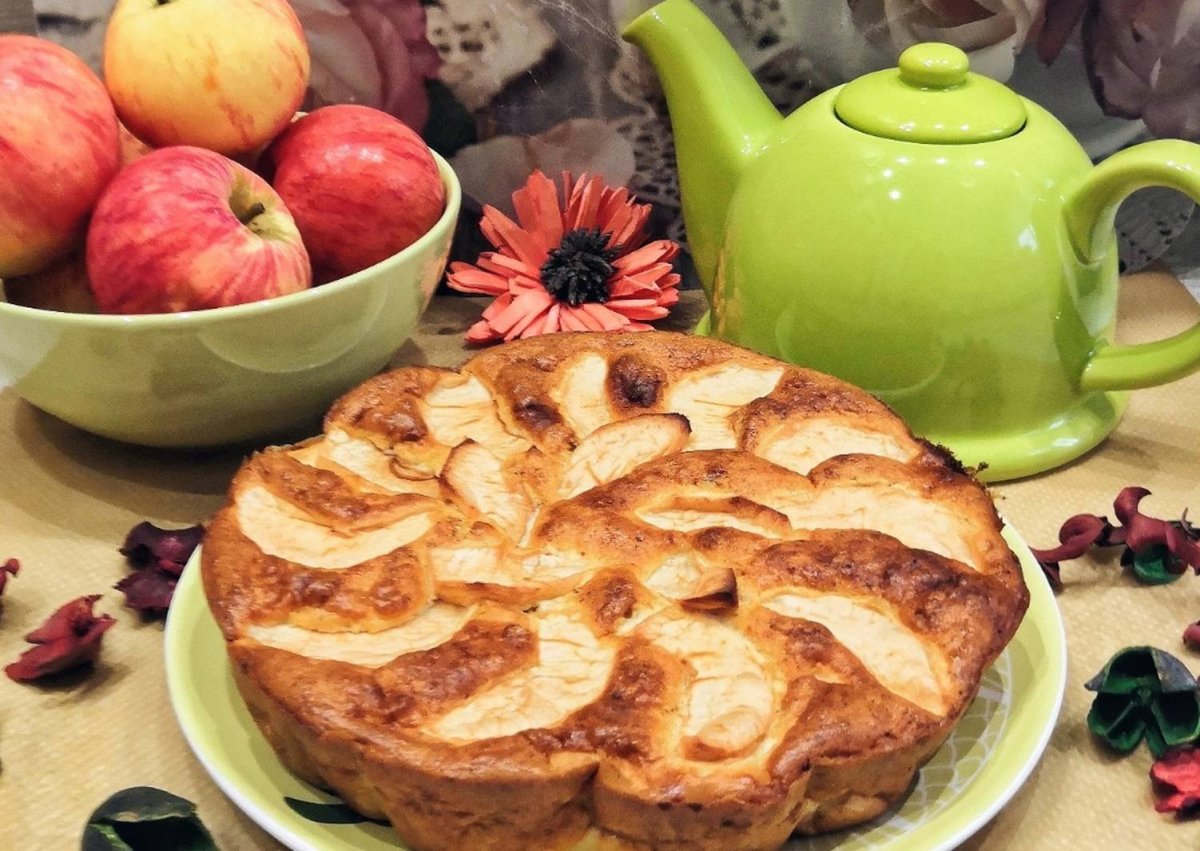 Яблочный пирог на сковороде постный