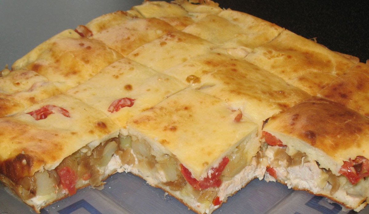 Заливной пирог с курицей и картошкой
