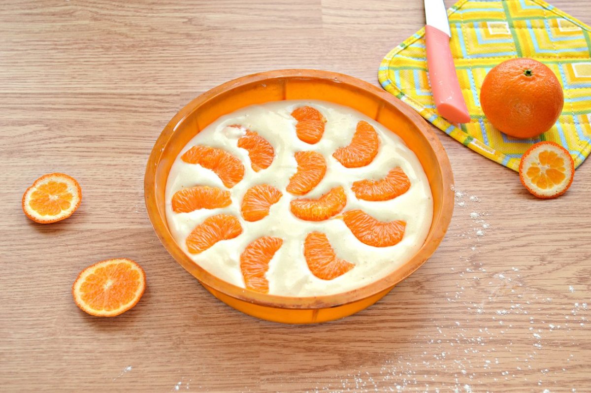 Шарлотка с мандаринами