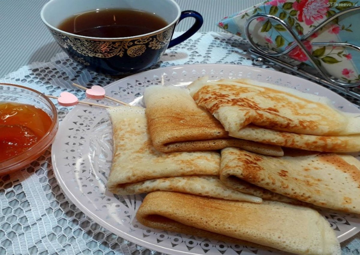 Блины со сметаной