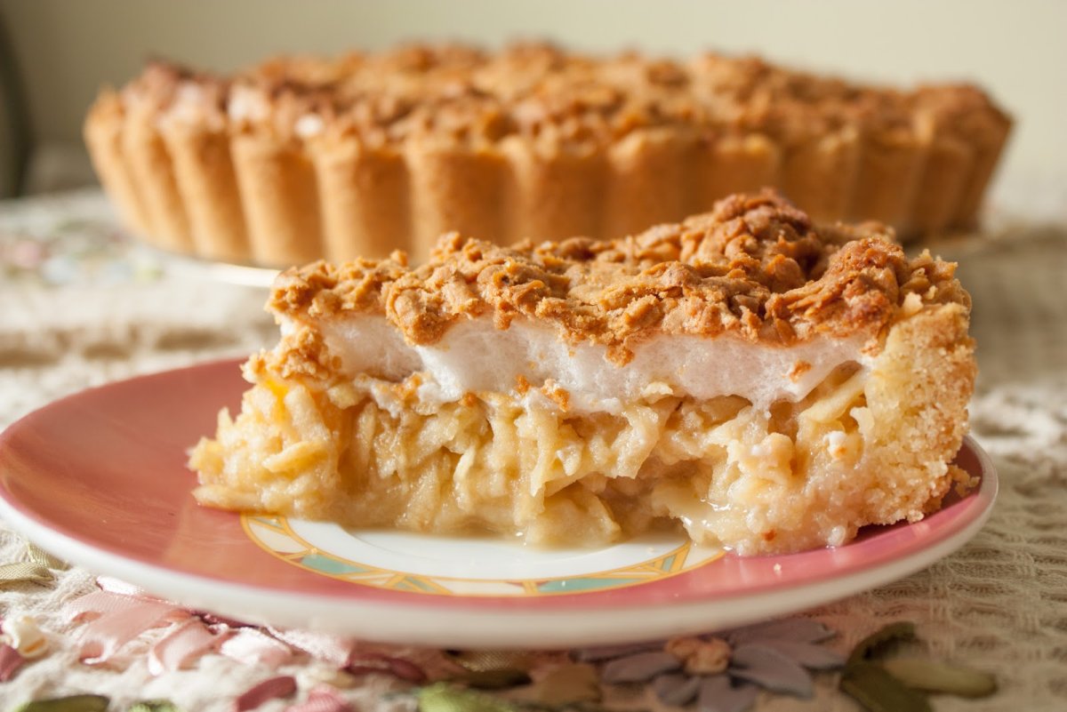 Шарлотка с яблоками