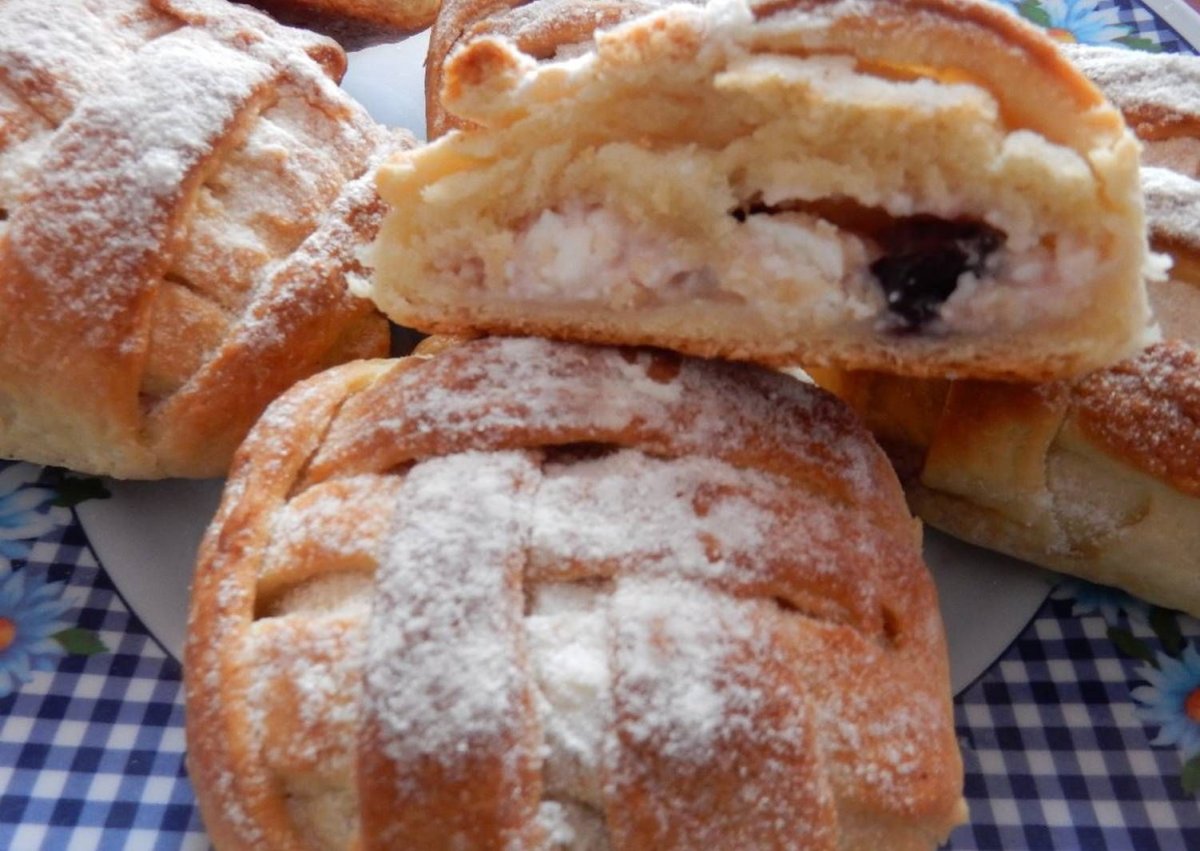 Пирог корзинка с персиками