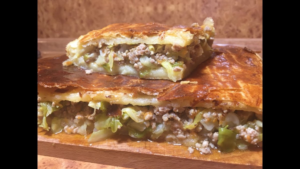 Пирог с капустой и мясом