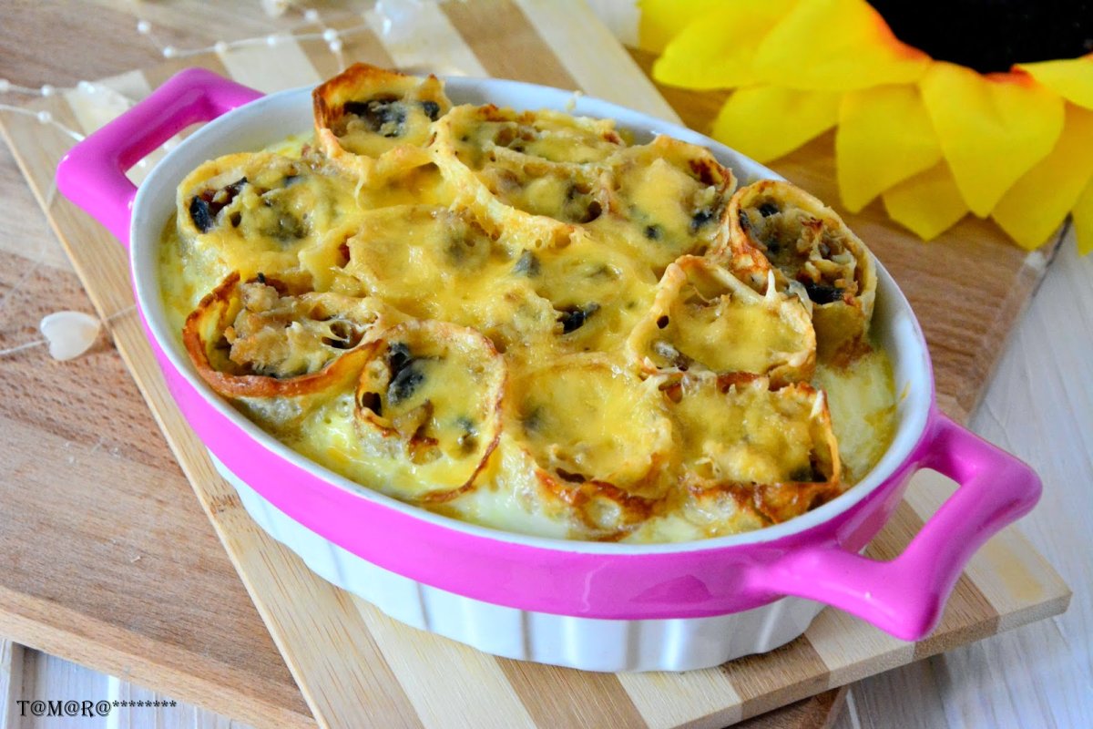 Блины с жюльеном с курицей и грибами