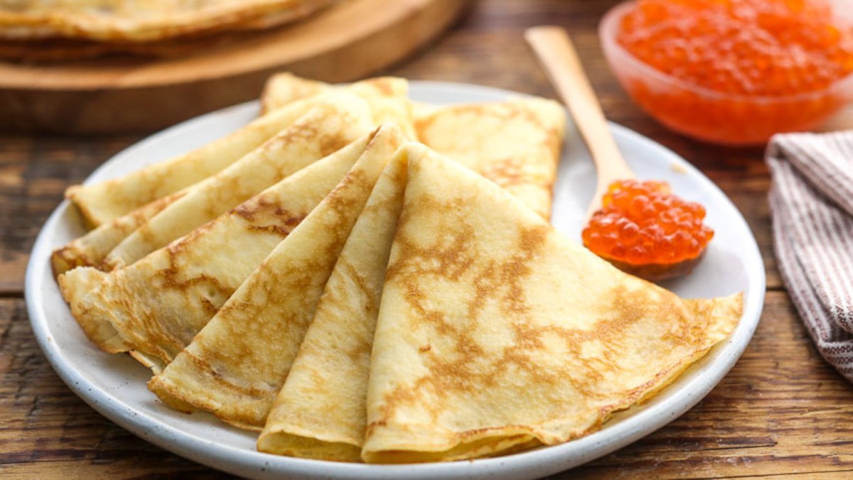 Блинчики с красной икрой