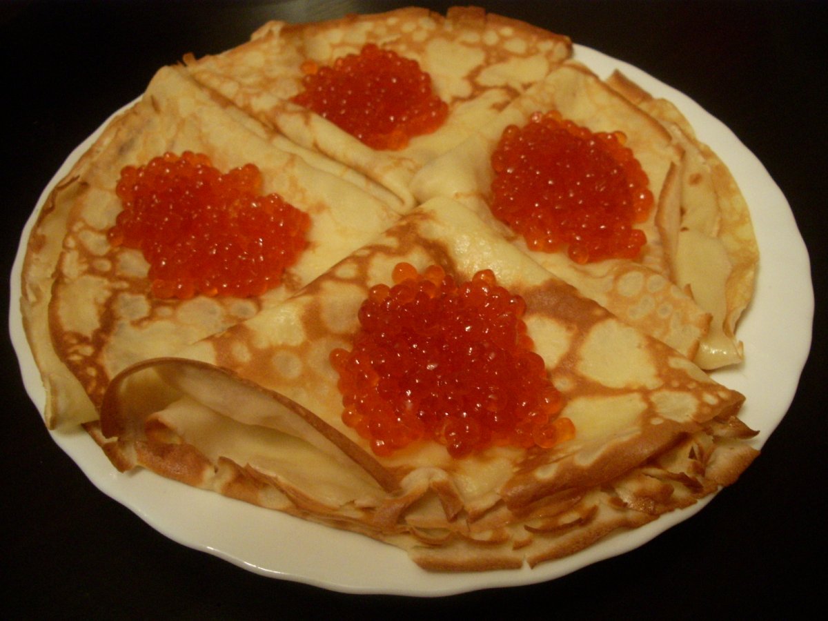 Блинчики с ягодным соусом