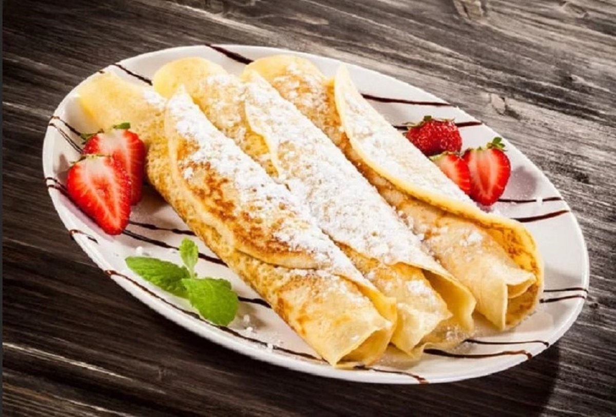 Блинчики с маскарпоне и клубникой