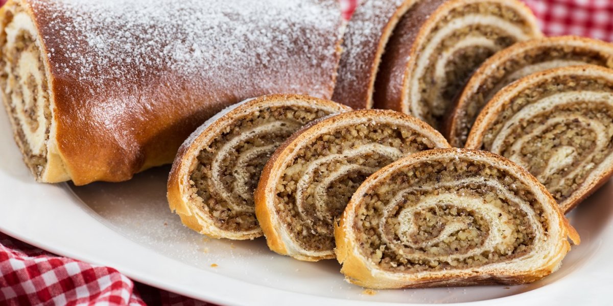 Рулет с орехами