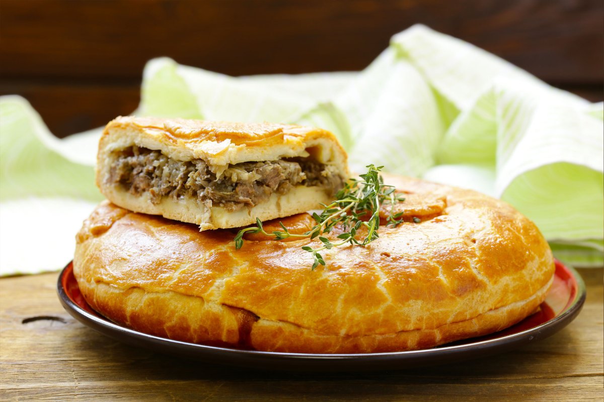 Плетеный пирог с мясом