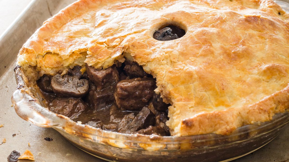 Пирог с мясом по английски