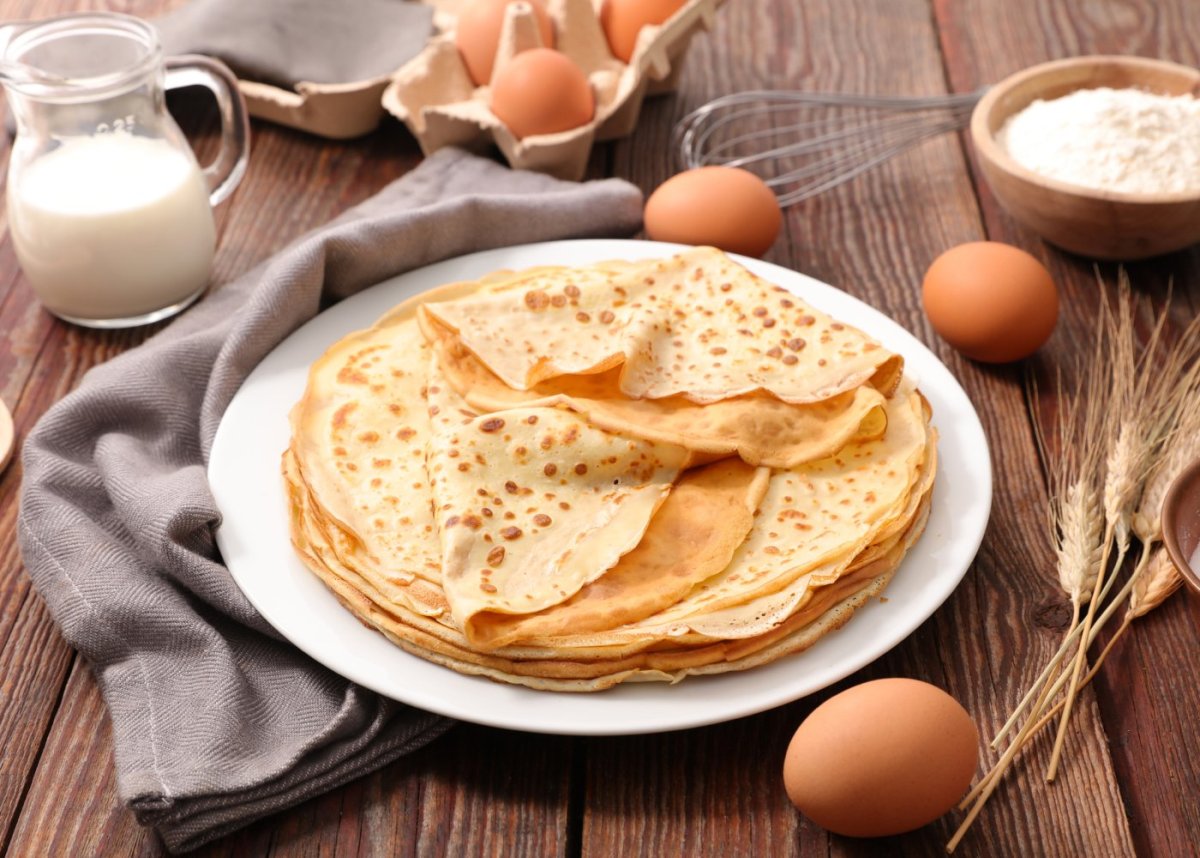 Блины с клубникой