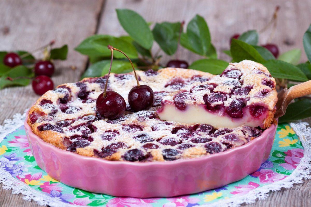 Пирог с клубникой
