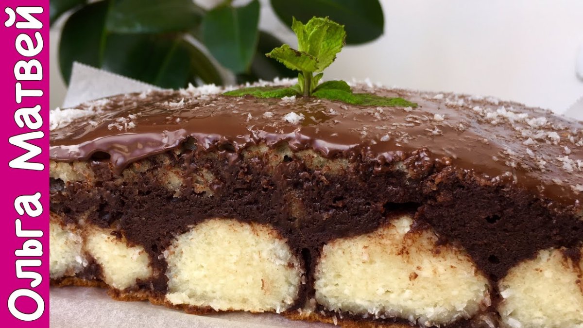 Шоколадный торт с кокосовой стружкой