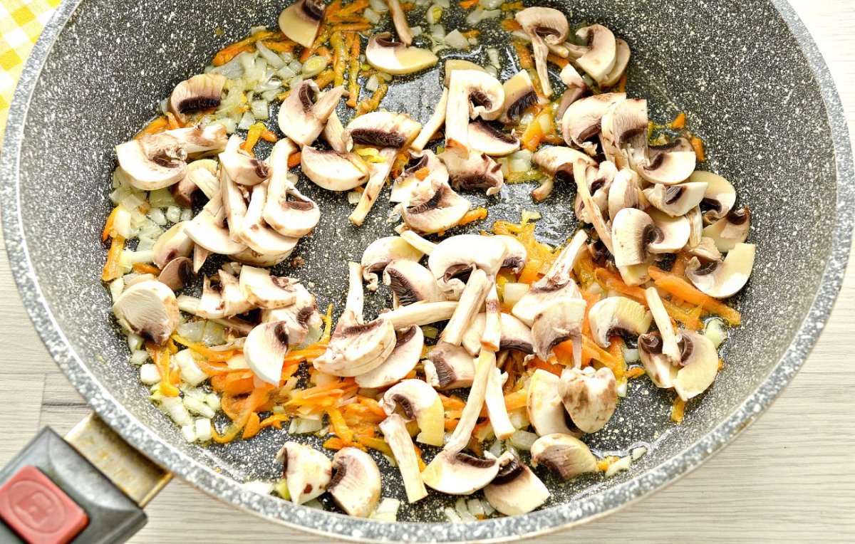 Готовые грибы с начинкой