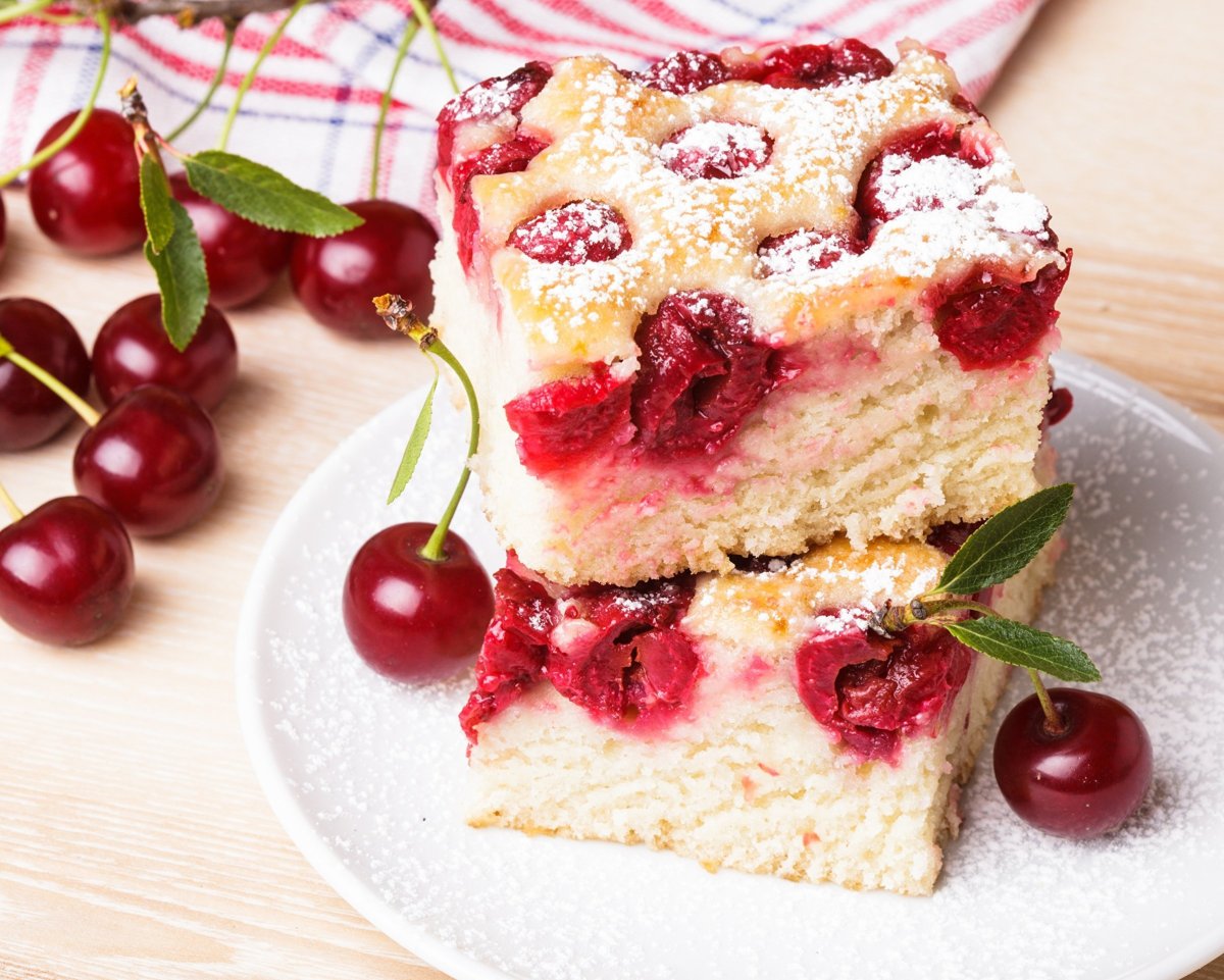 Яблочное пирожное