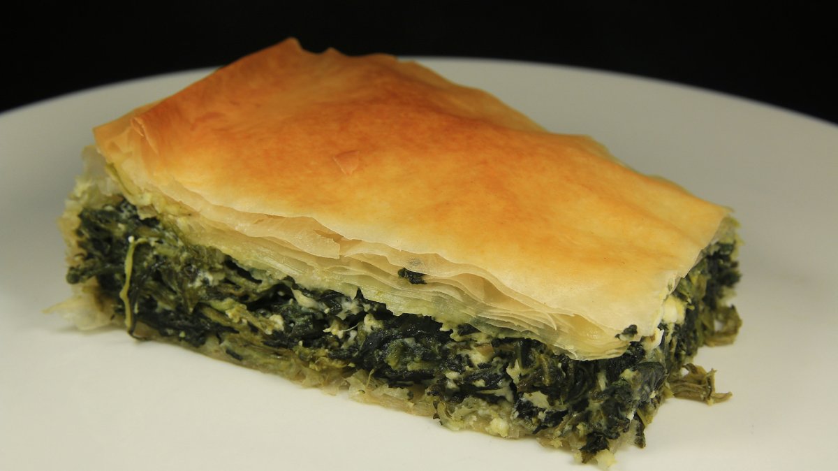 Пирог из лаваша с творогом сыром и шпинатом