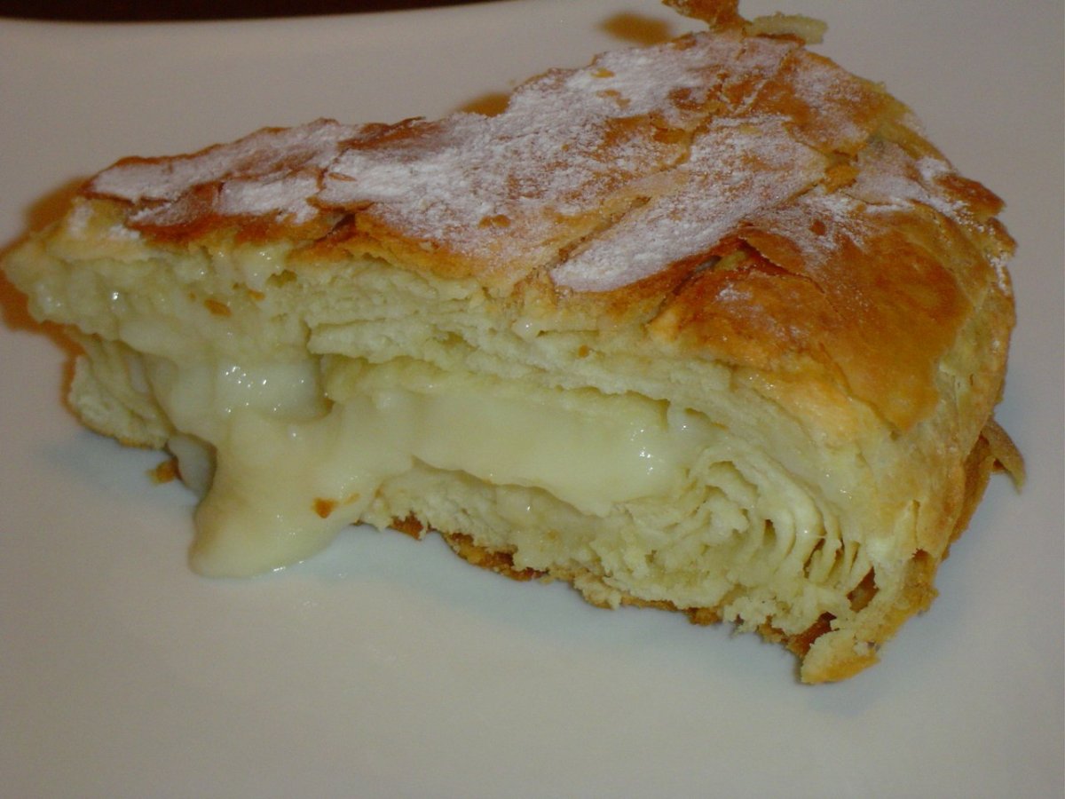 Банница из теста фило