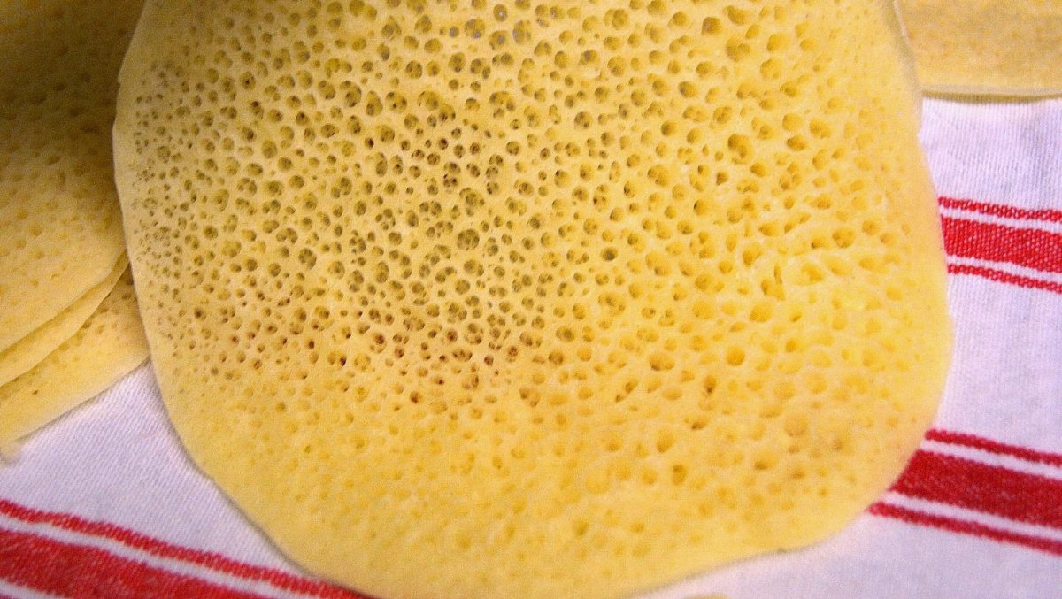 Блины на молоке с дырочками без соды