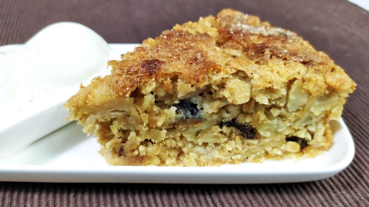 Пирог с яблоками и овсянкой