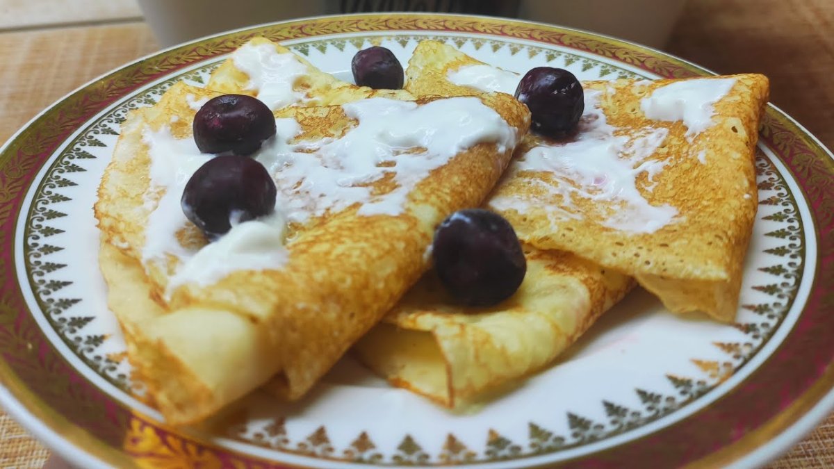 Блинчики со сметаной