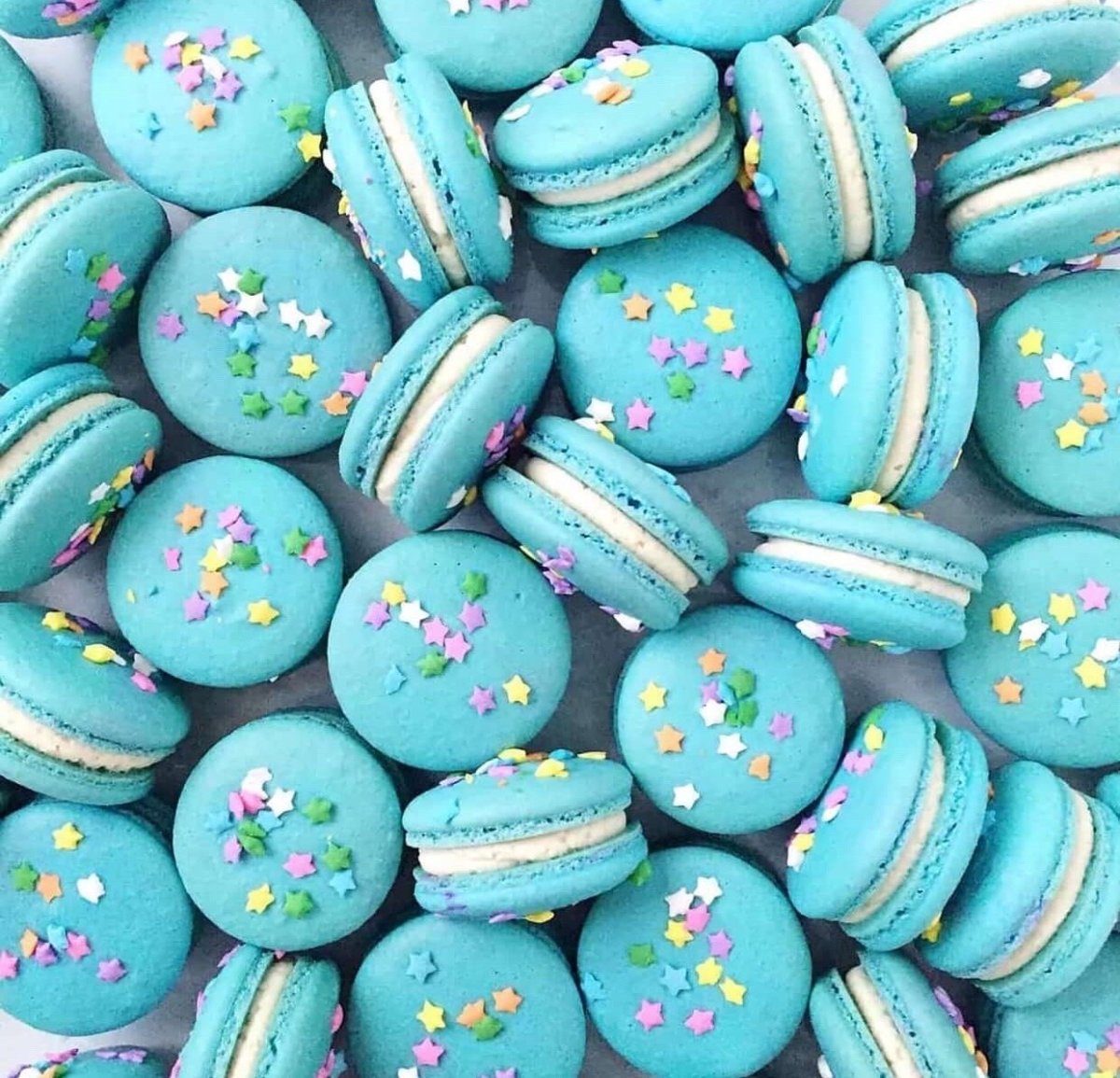 Макаруны голубые