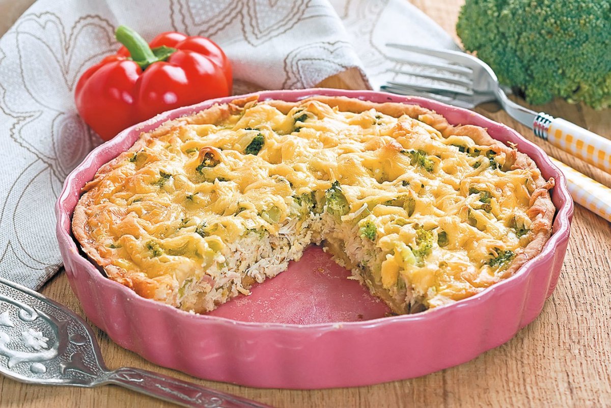 Пирог с курицей картошкой и сыром