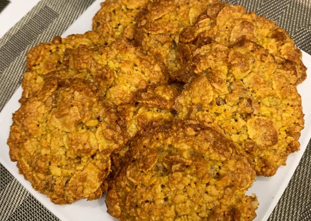 Пирог с яблоком и корицей