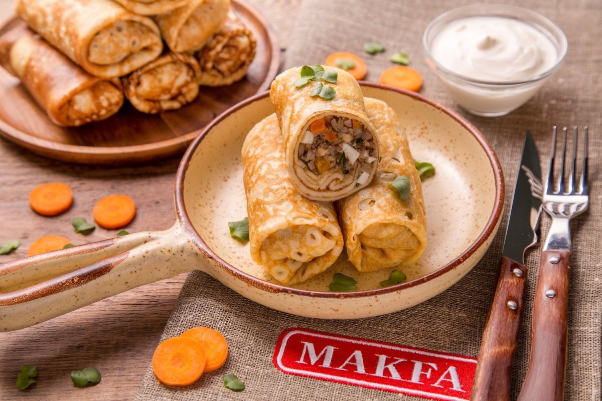 Блины с морошкой