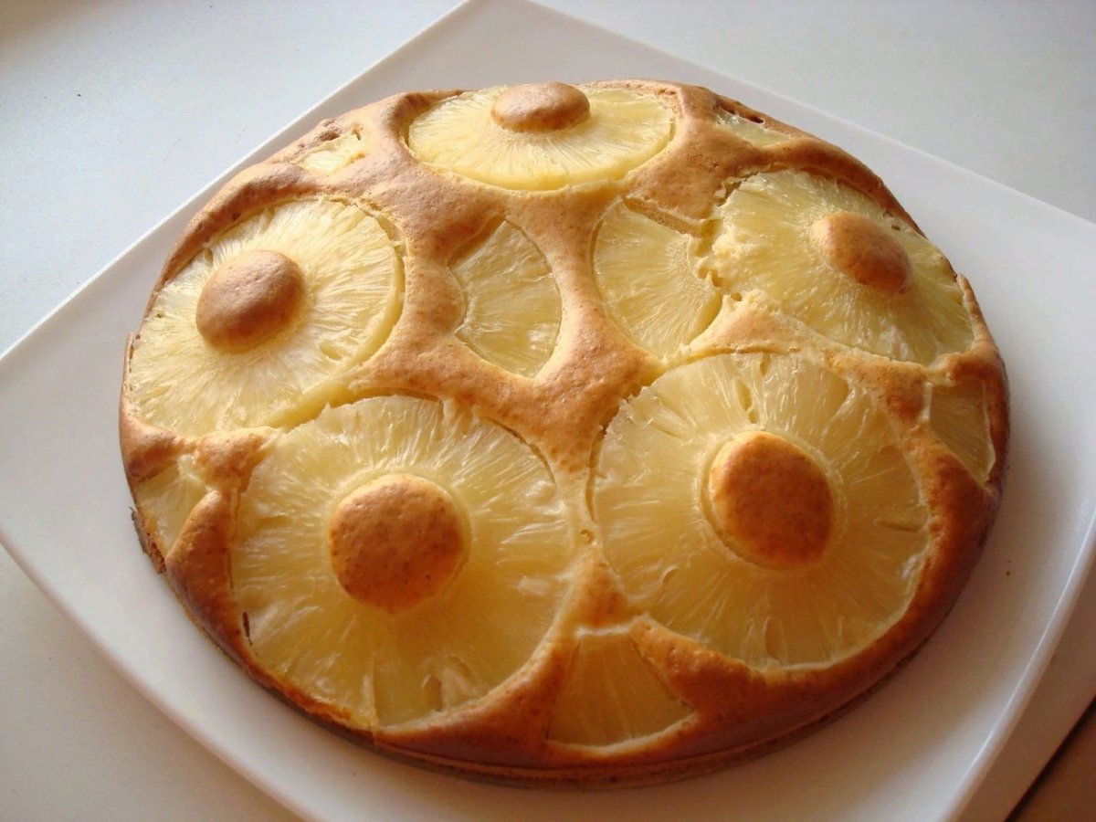 Пирог с ананасами