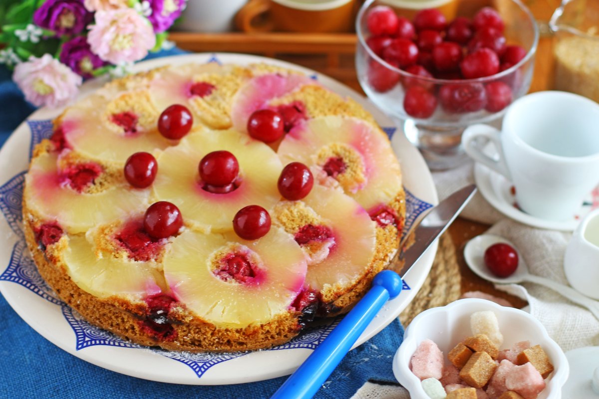 Пирог с ананасом яблоками