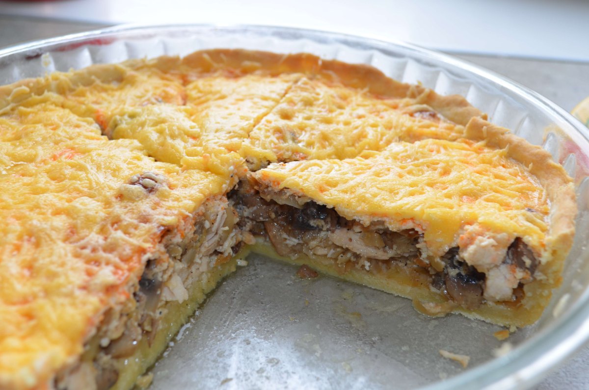 Пирог с шампиньонами